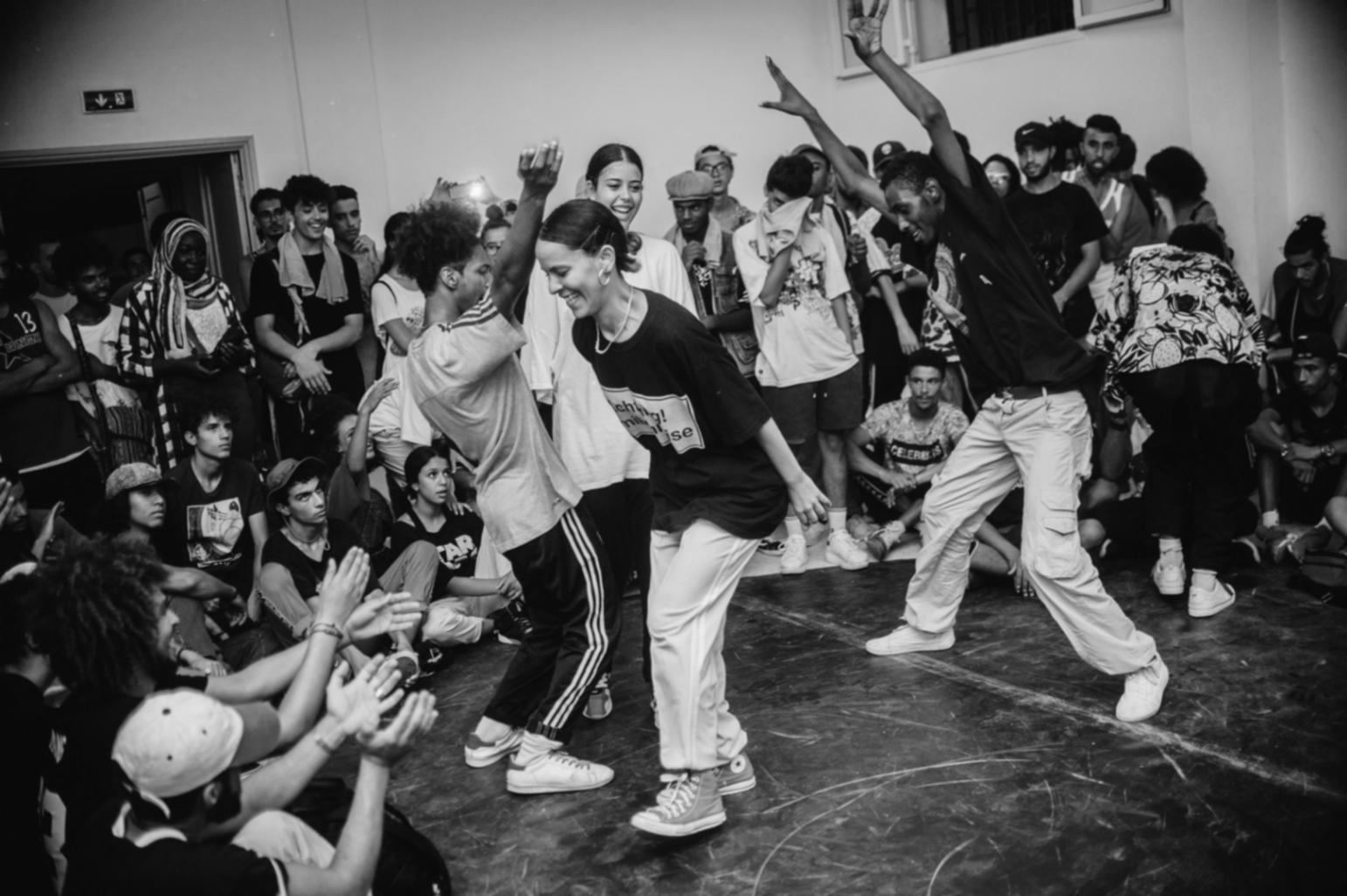 Momento di pratica durante una lezione di danza